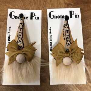 Anaheim Ducks Gnome Pin Brooch NHL Gift Guide Handmade Bow Hockey Magnetic